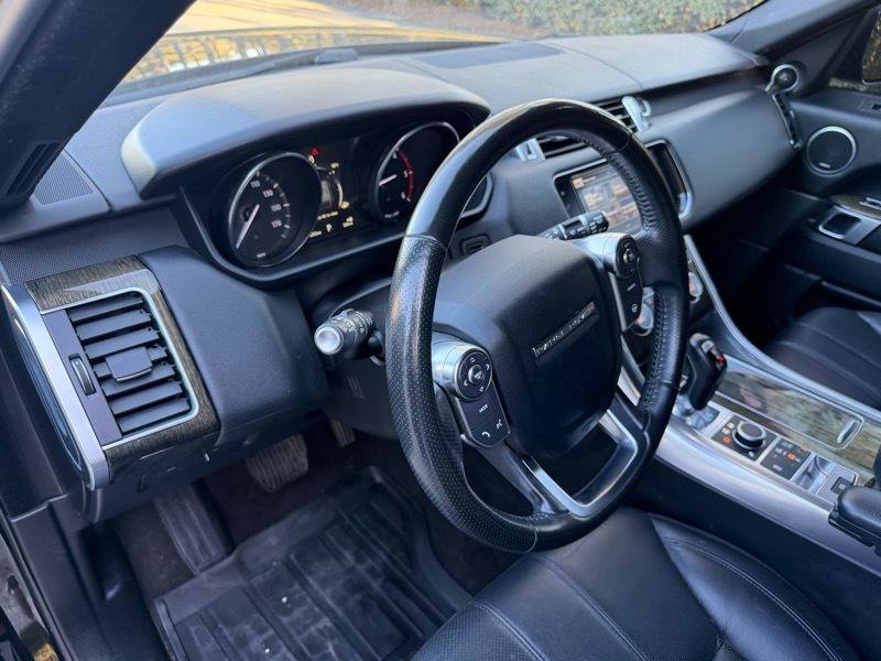 Used 2016 Land Rover Range Rover Sport SE image 21