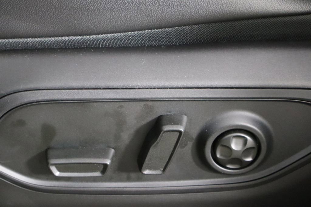 New 2026 Jeep Grand Cherokee Altitude image 24