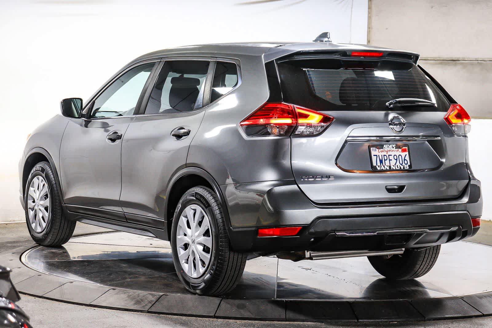 Used 2017 Nissan Rogue S FWD image 8
