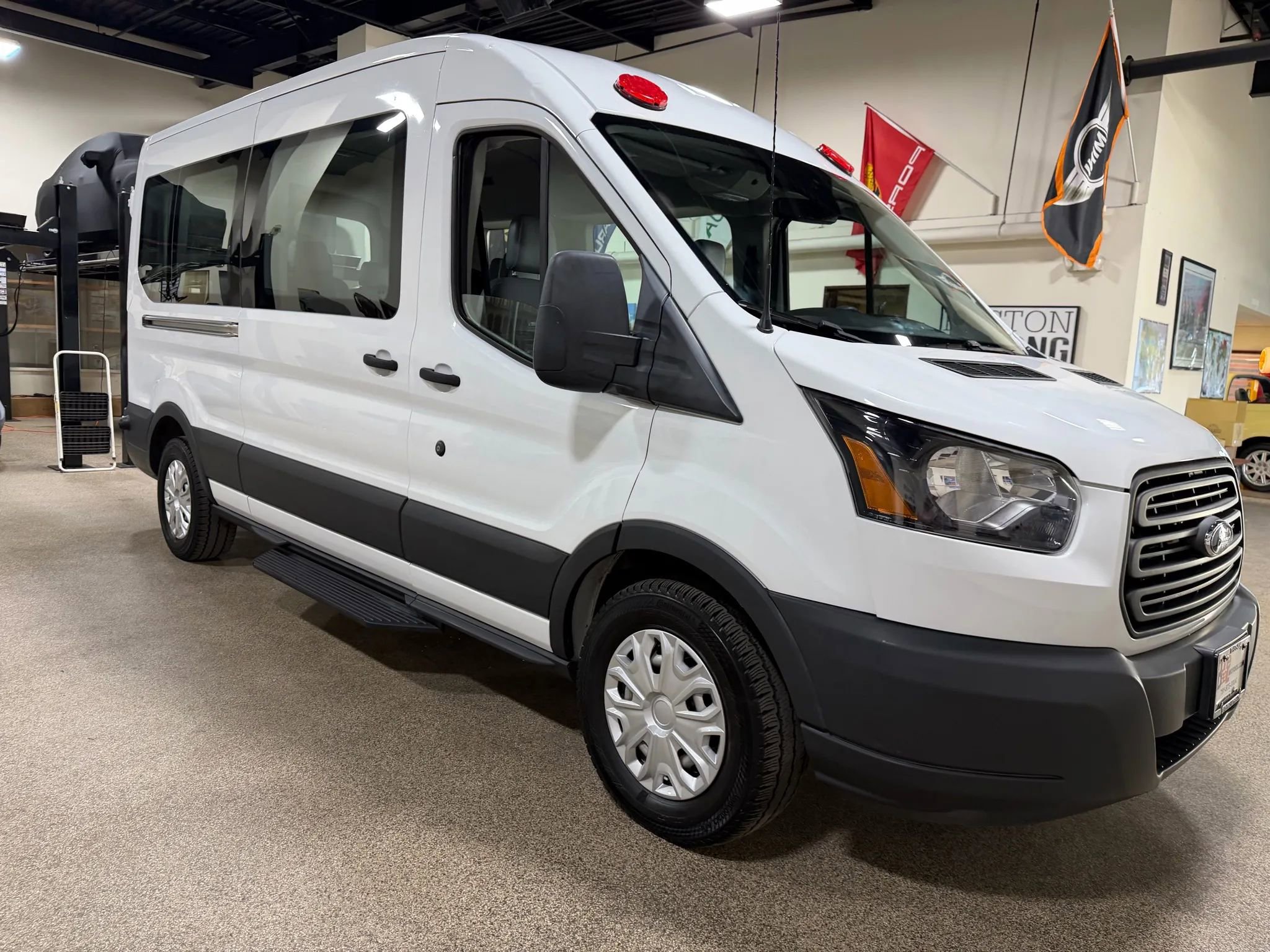 Used 2018 Ford Transit 350 XL image 14