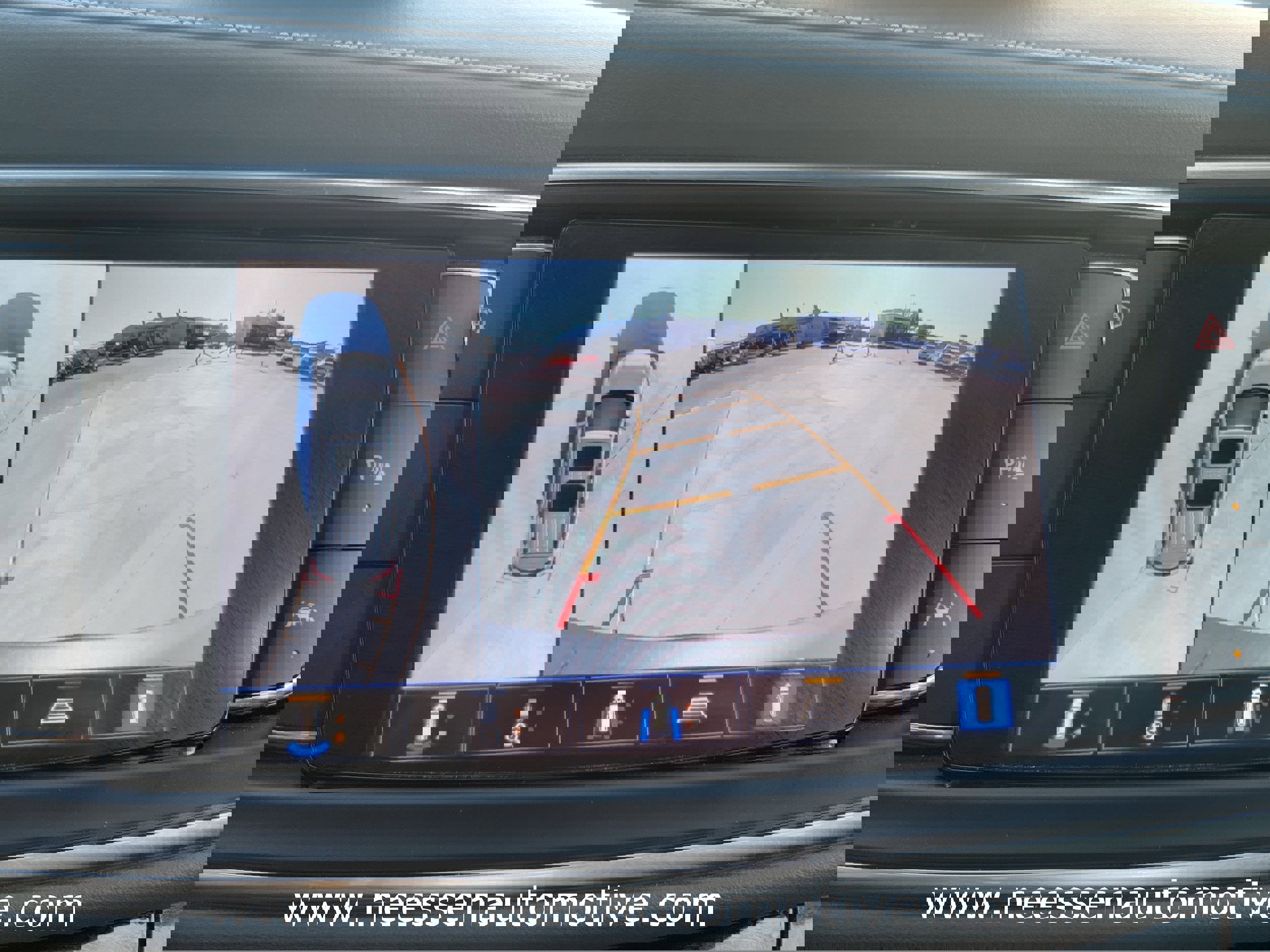 Used 2023 Buick Enclave Essence image 26