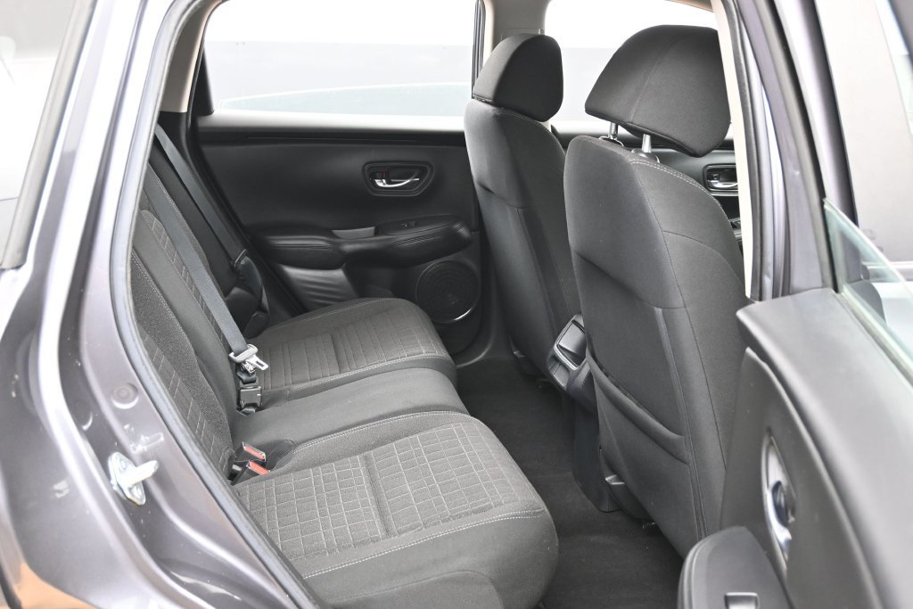 Used 2023 Honda HR-V LX image 32