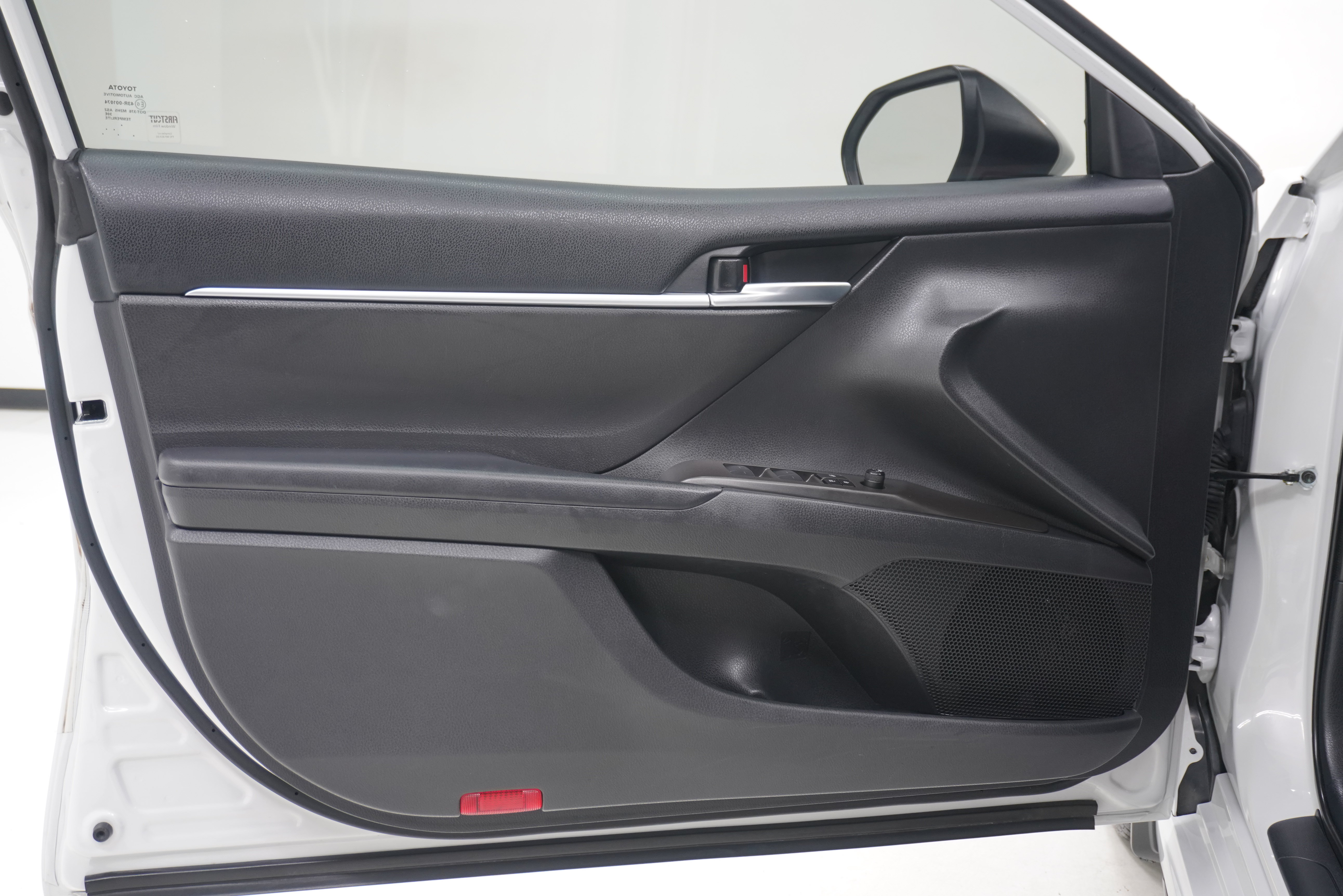 Used 2023 Toyota Camry SE FWD image 14