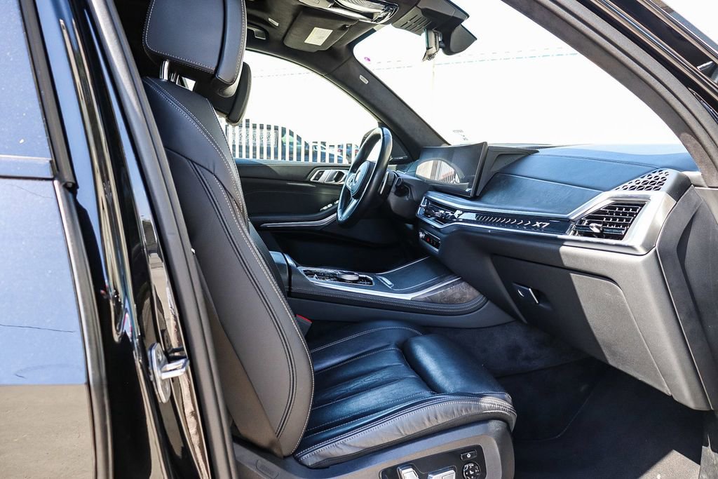 Used 2024 BMW X7 xDrive40i w/ M Sport Package image 16