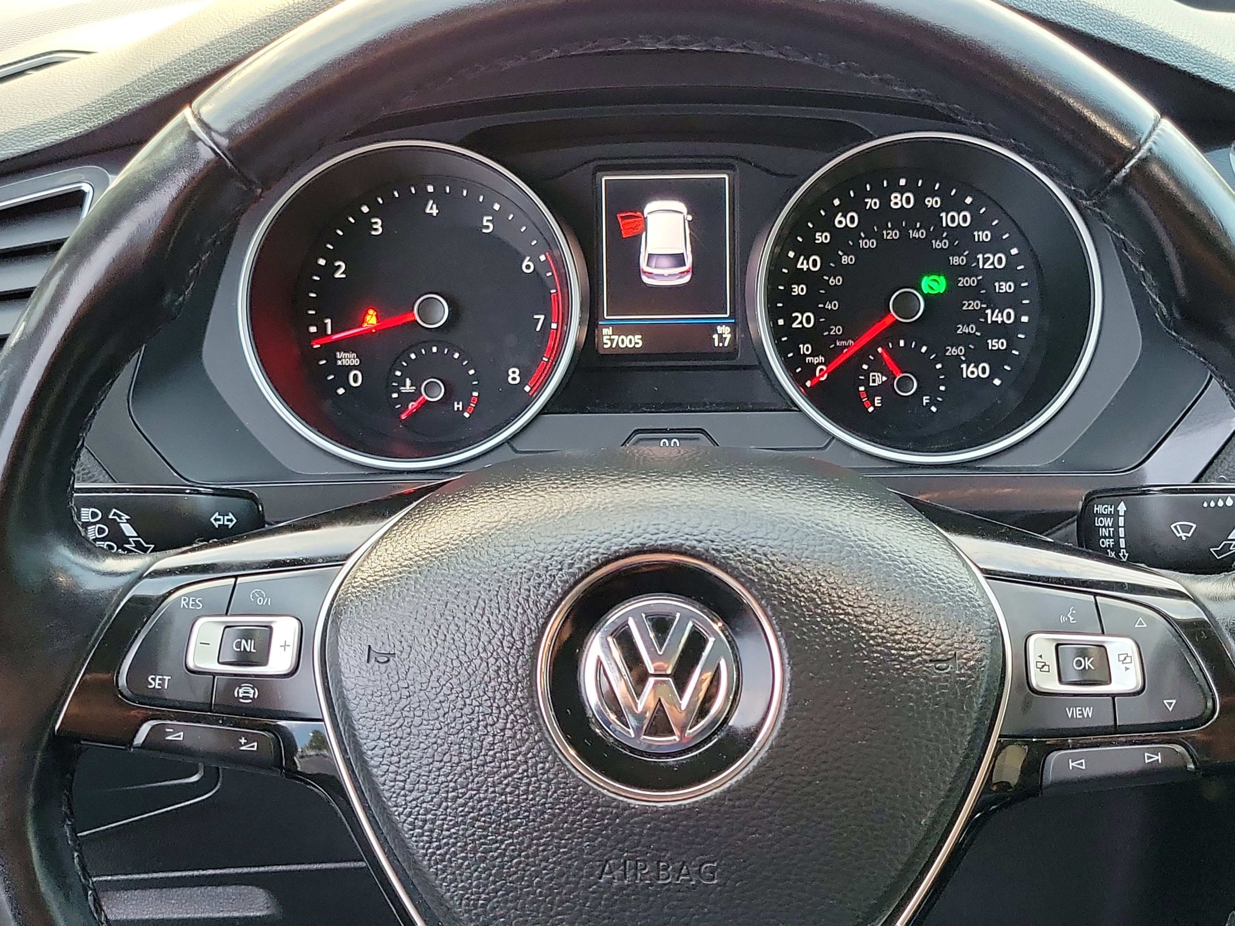 Used 2019 Volkswagen Tiguan SE w/ Panoramic Sunroof Package FWD image 10