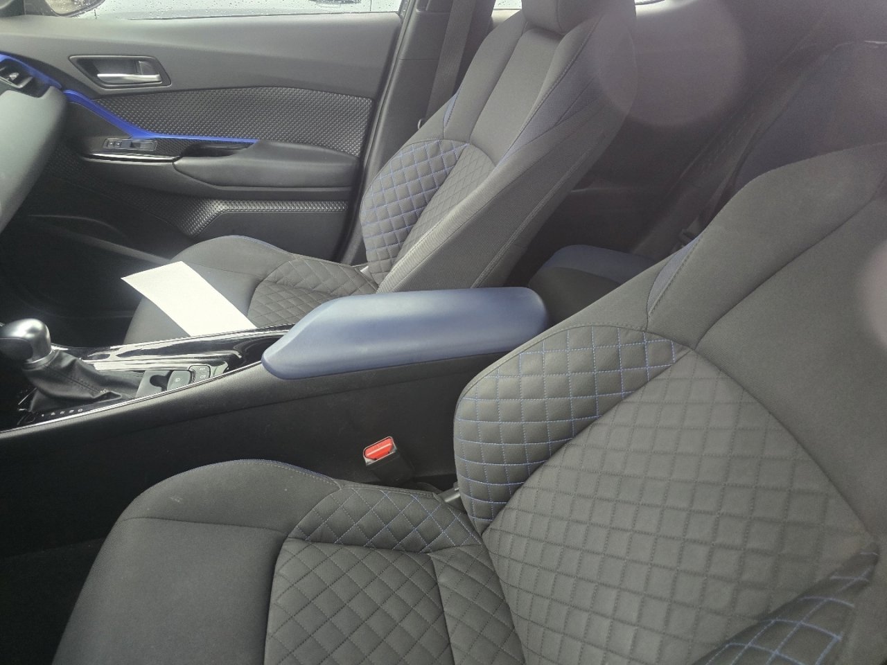 Used 2020 Toyota C-HR XLE FWD image 22