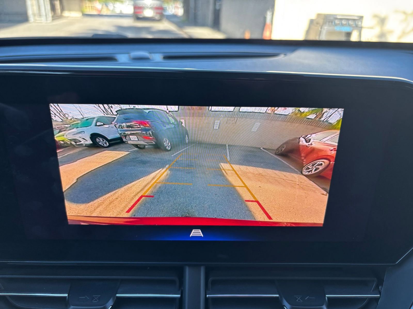 Used 2025 Chevrolet Trax LT image 17