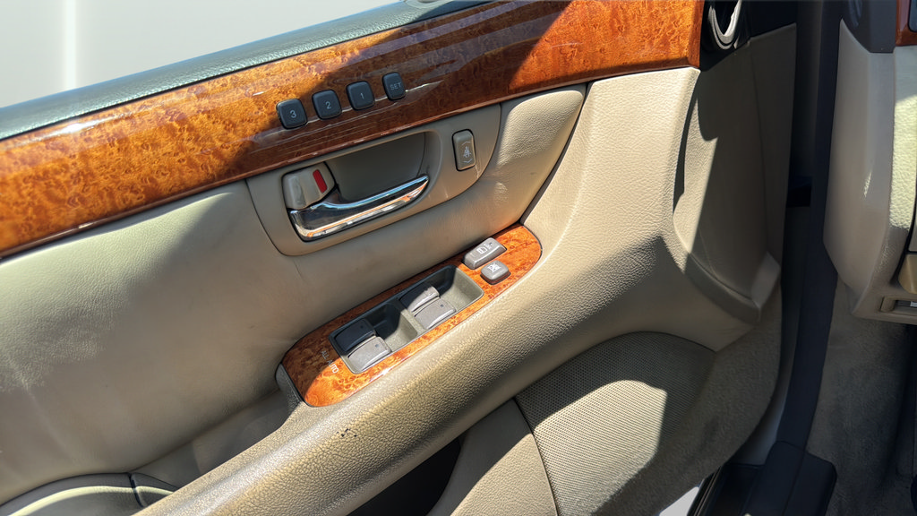 Used 2006 Lexus LS 430 RWD image 19