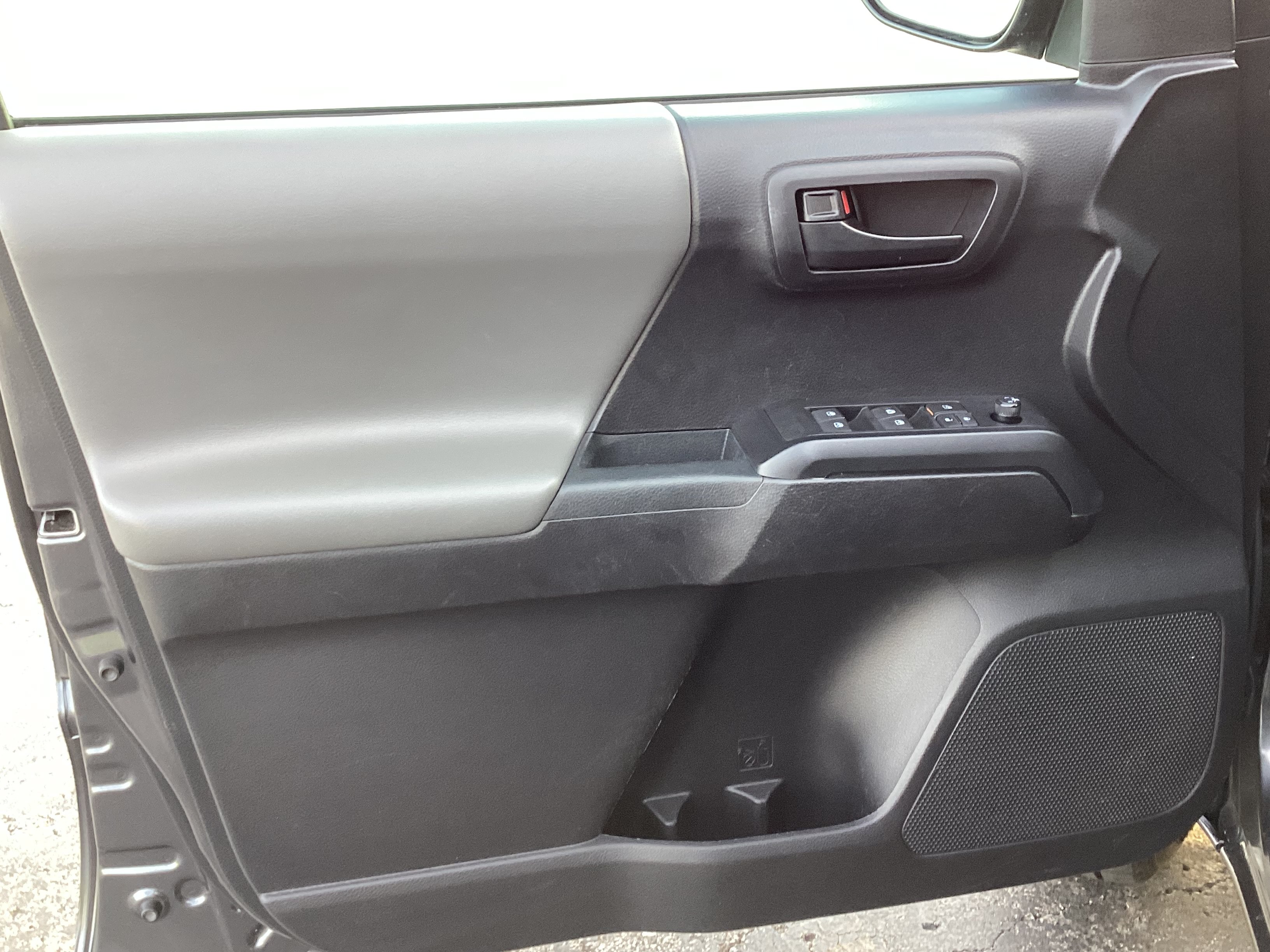 Certified 2021 Toyota Tacoma SR AWD/4WD image 13