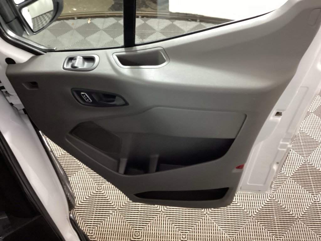 Used 2023 Ford Transit 350 XLT image 9