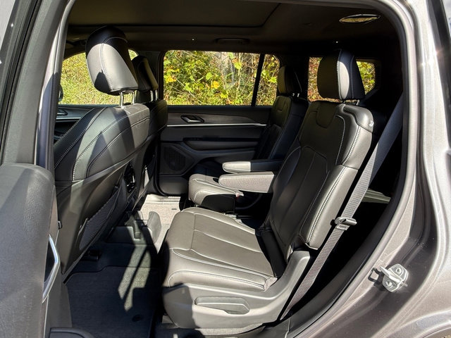 New 2025 Jeep Grand Cherokee L Limited image 16