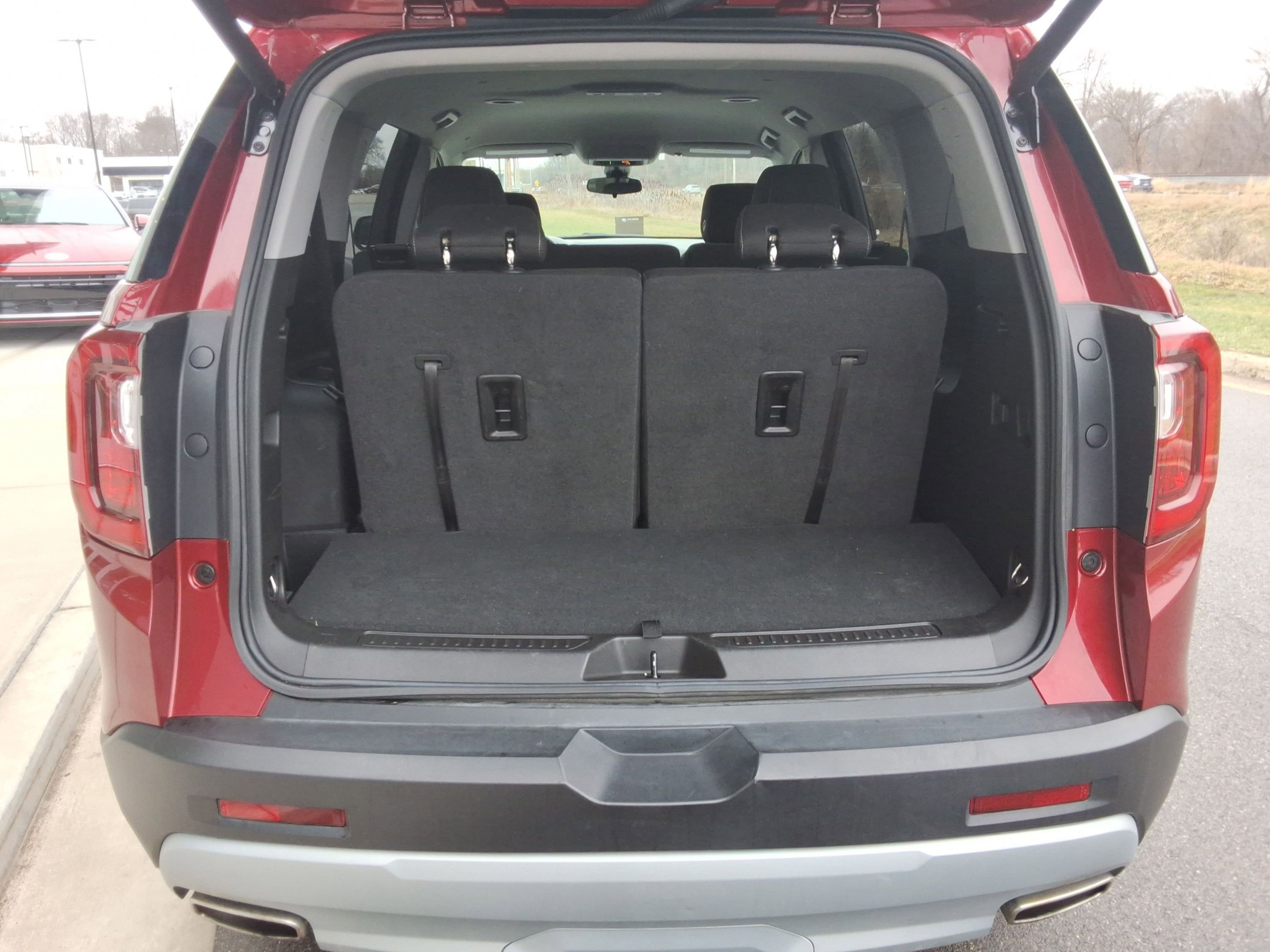 Used 2023 GMC Acadia SLE w/ Driver Convenience Package image 29