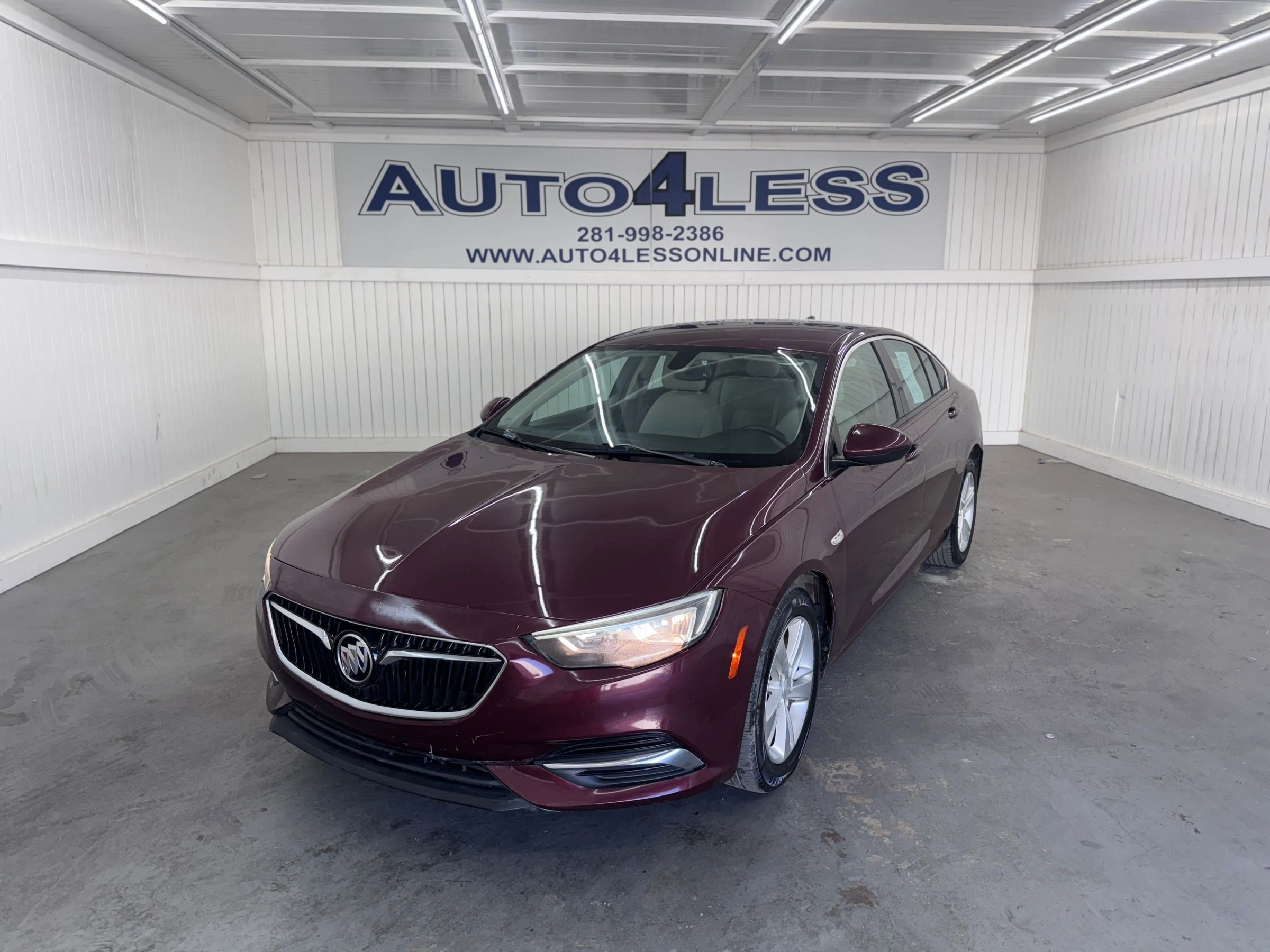Used 2018 Buick Regal Preferred image 1