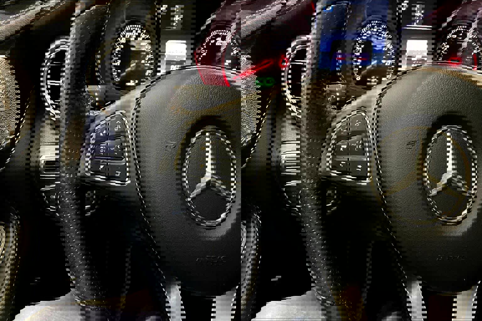 Used 2017 Mercedes-Benz C 300 4MATIC Sedan image 24