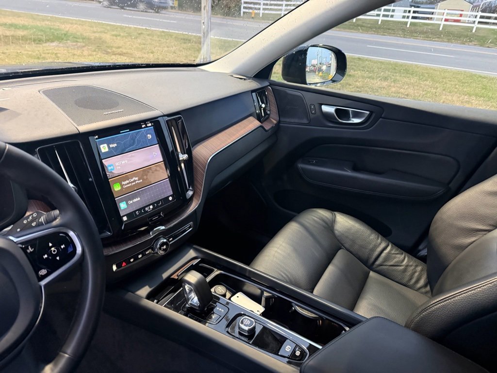 Used 2024 Volvo XC60 B5 Plus image 12