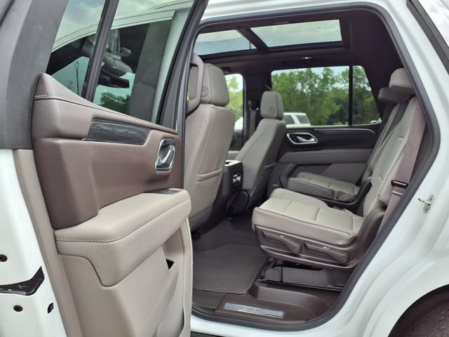 Used 2024 GMC Yukon SLT w/ SLT Luxury Package AWD/4WD image 39