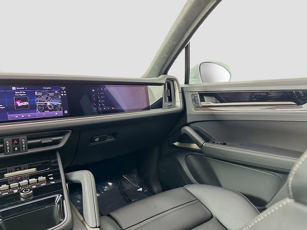 New 2026 Porsche Cayenne Turbo AWD/4WD image 26