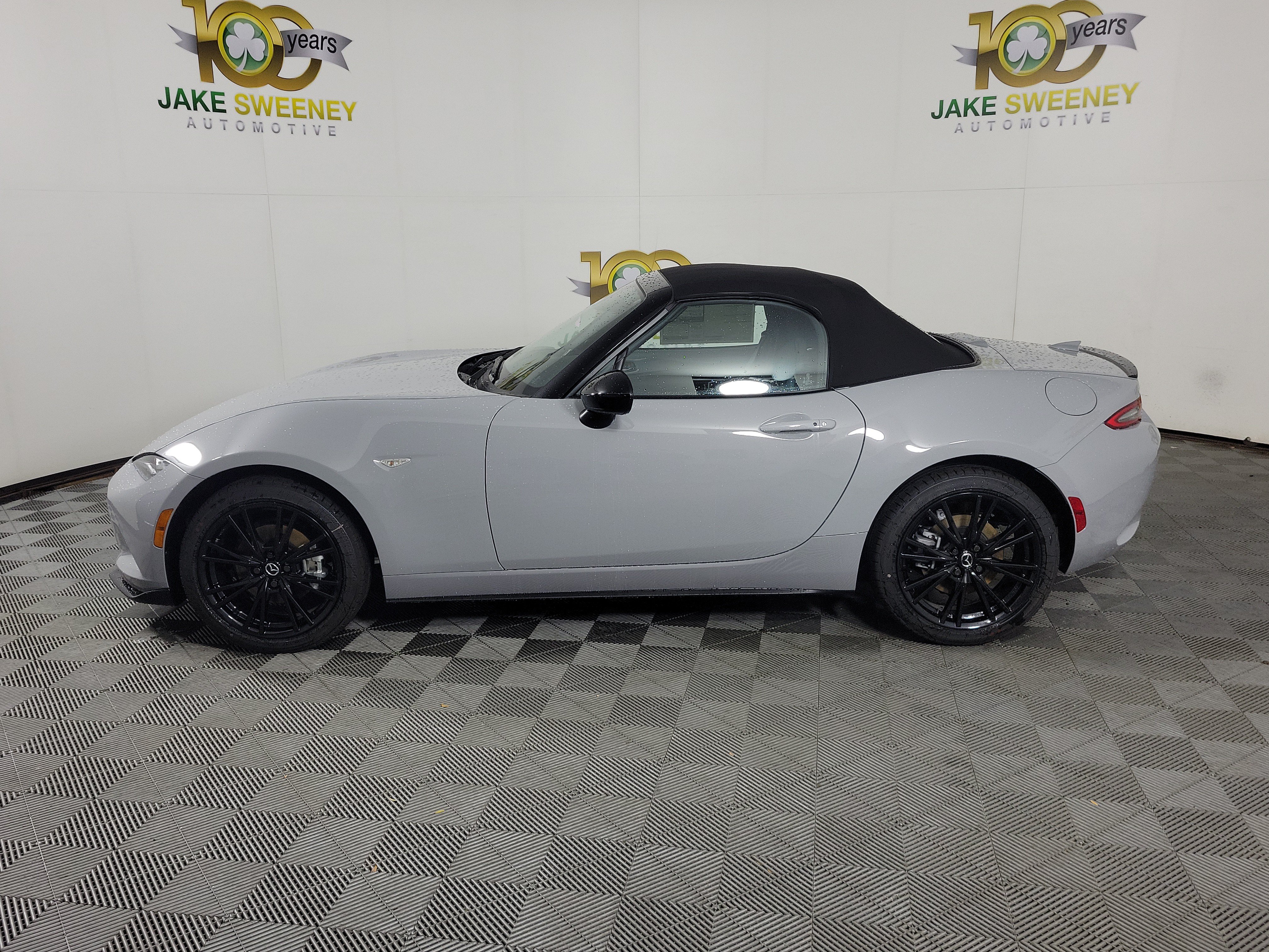 New 2026 MAZDA MX-5 Miata Club w/ Weather Package RWD image 5