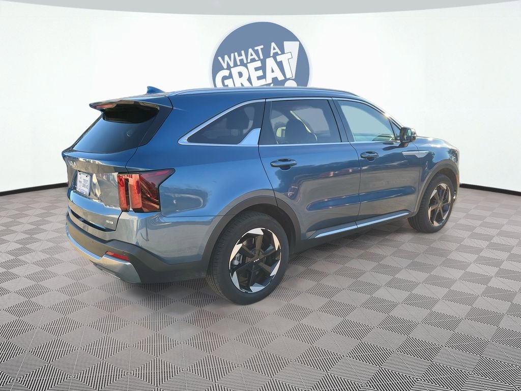 Certified 2025 Kia Sorento EX image 8