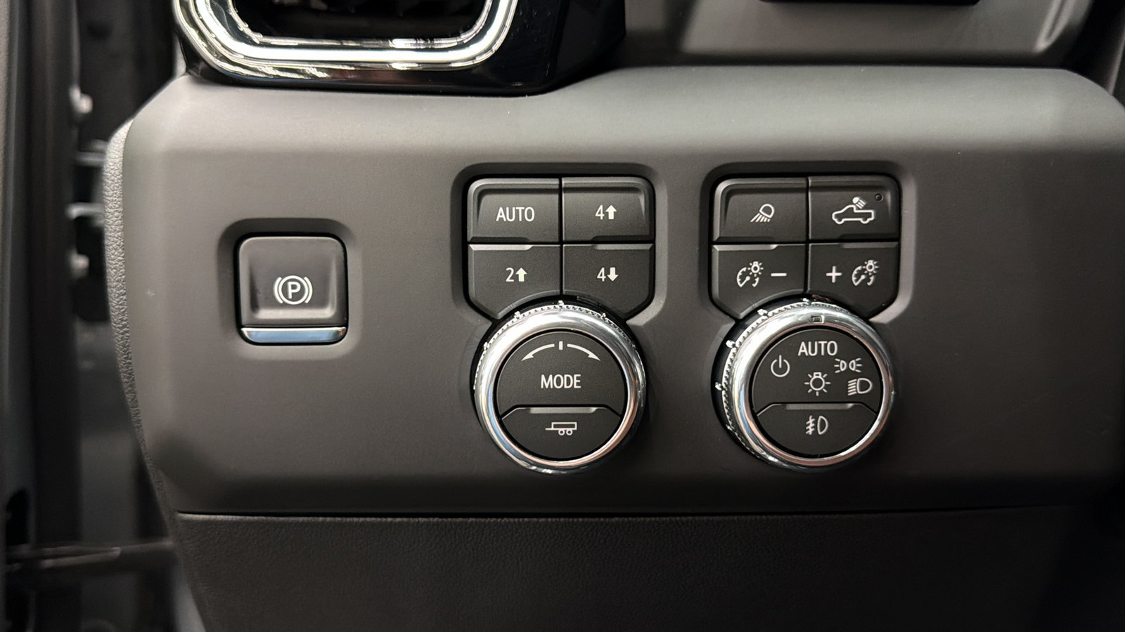 Used 2026 GMC Sierra 2500 Denali Ultimate w/ LPO, GMC Protection Package AWD/4WD image 31