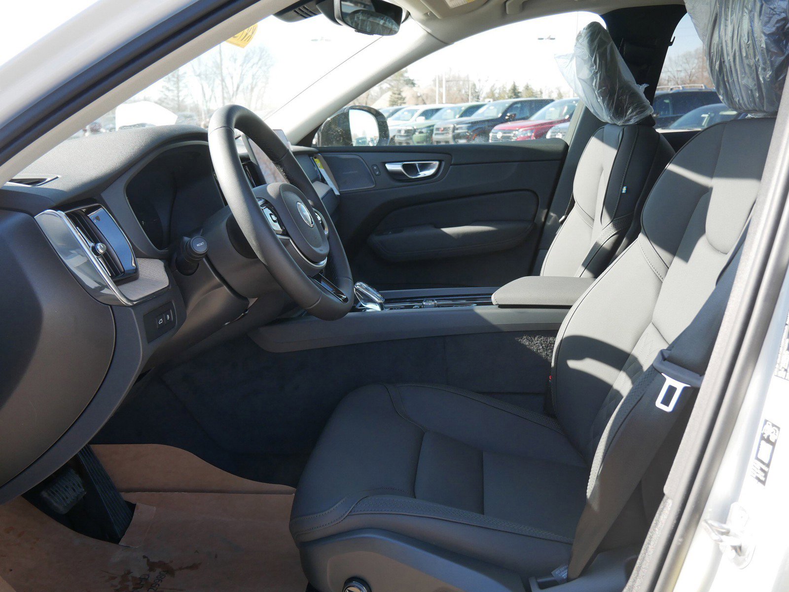 New 2026 Volvo XC60 T8 Plus w/ Climate Package image 5