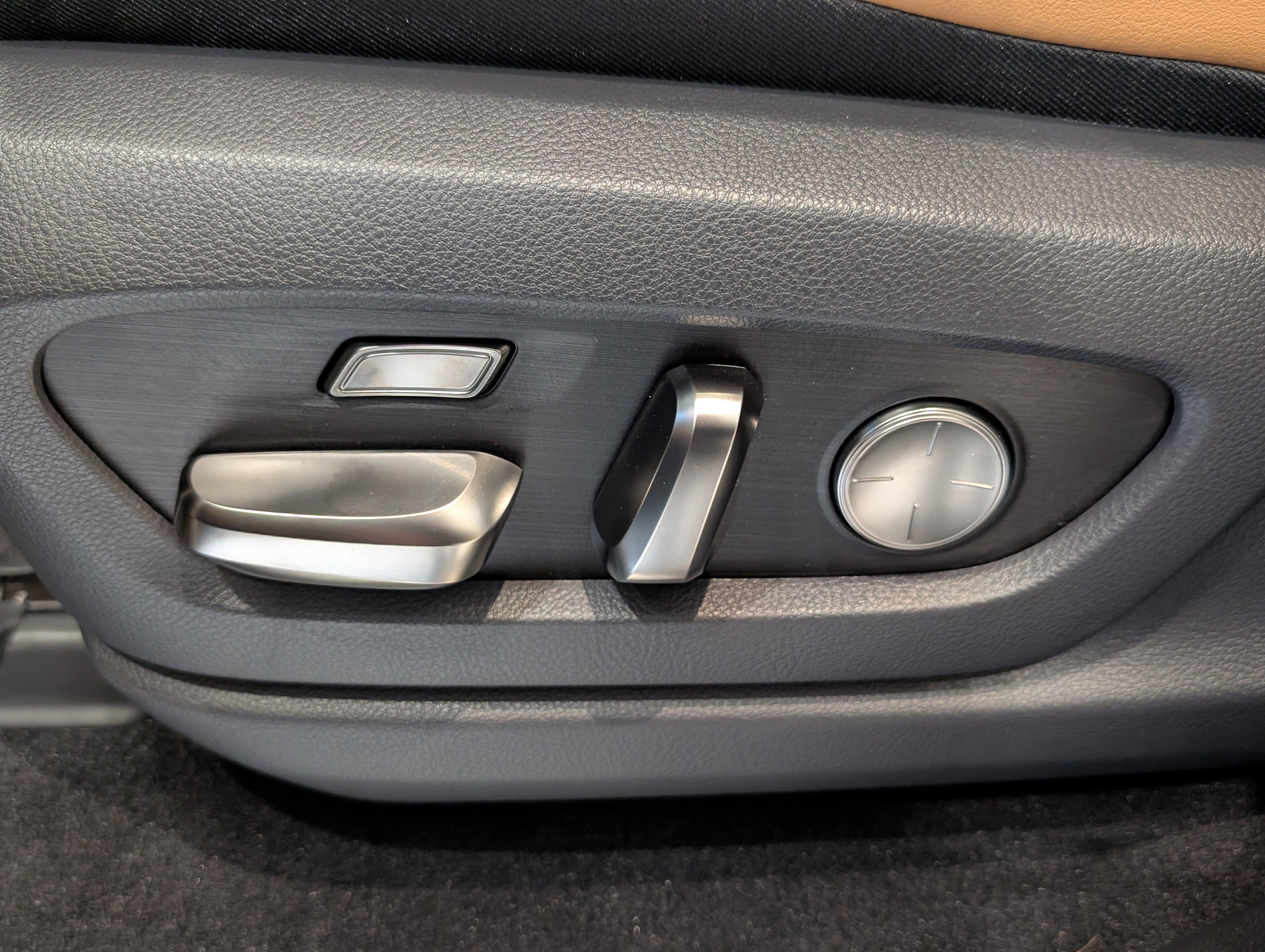 New 2026 Lexus LX 600 4WD w/ Luxury Package image 23