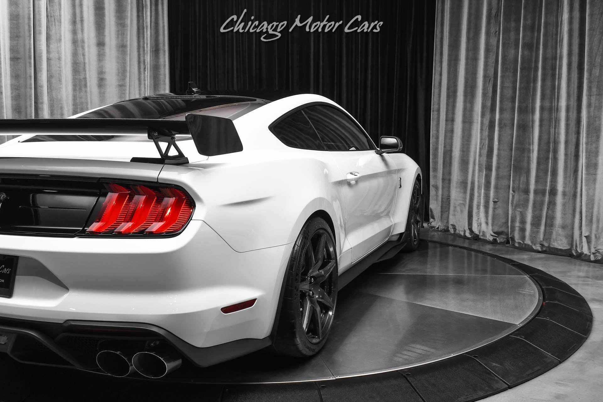 Used 2022 Ford Mustang Shelby GT500 w/ Carbon Fiber Track Pack RWD image 40