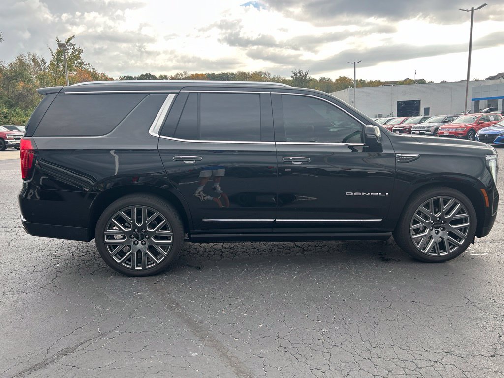 Used 2026 GMC Yukon Denali Ultimate AWD/4WD image 4