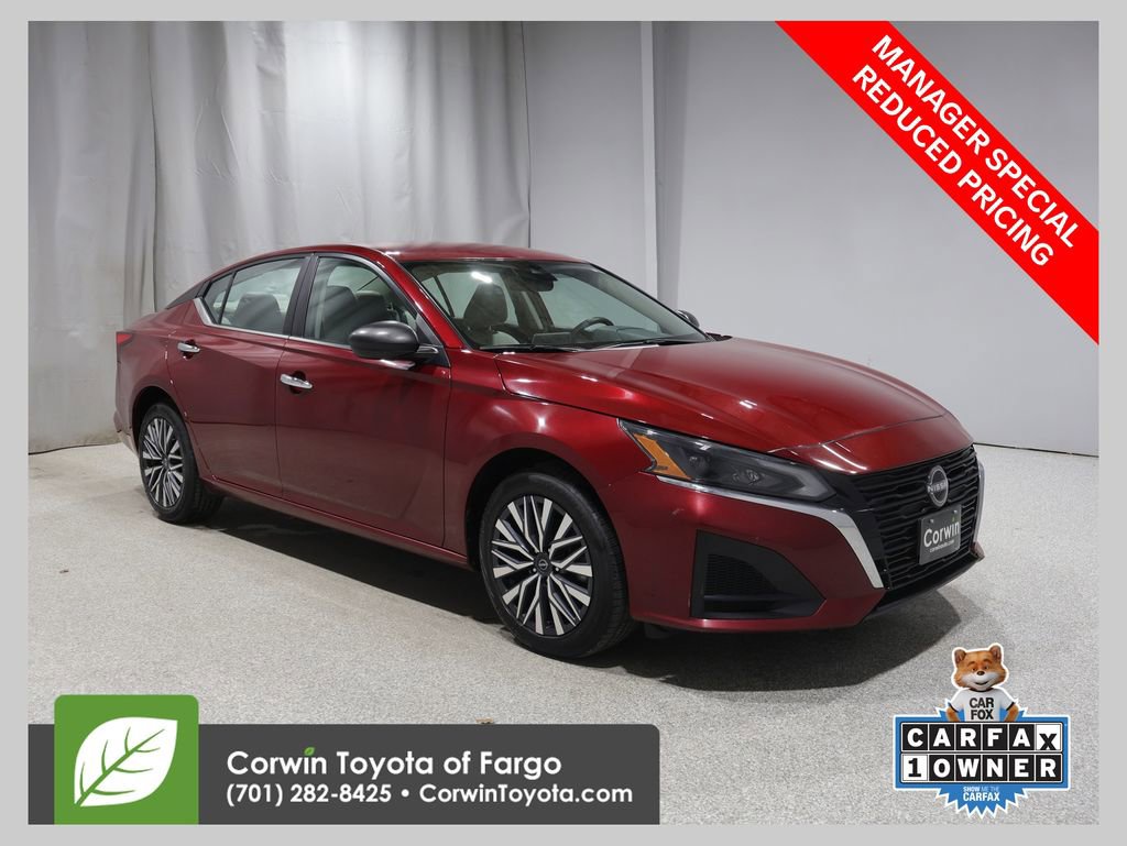 Used 2024 Nissan Altima 2.5 SV AWD/4WD image 1