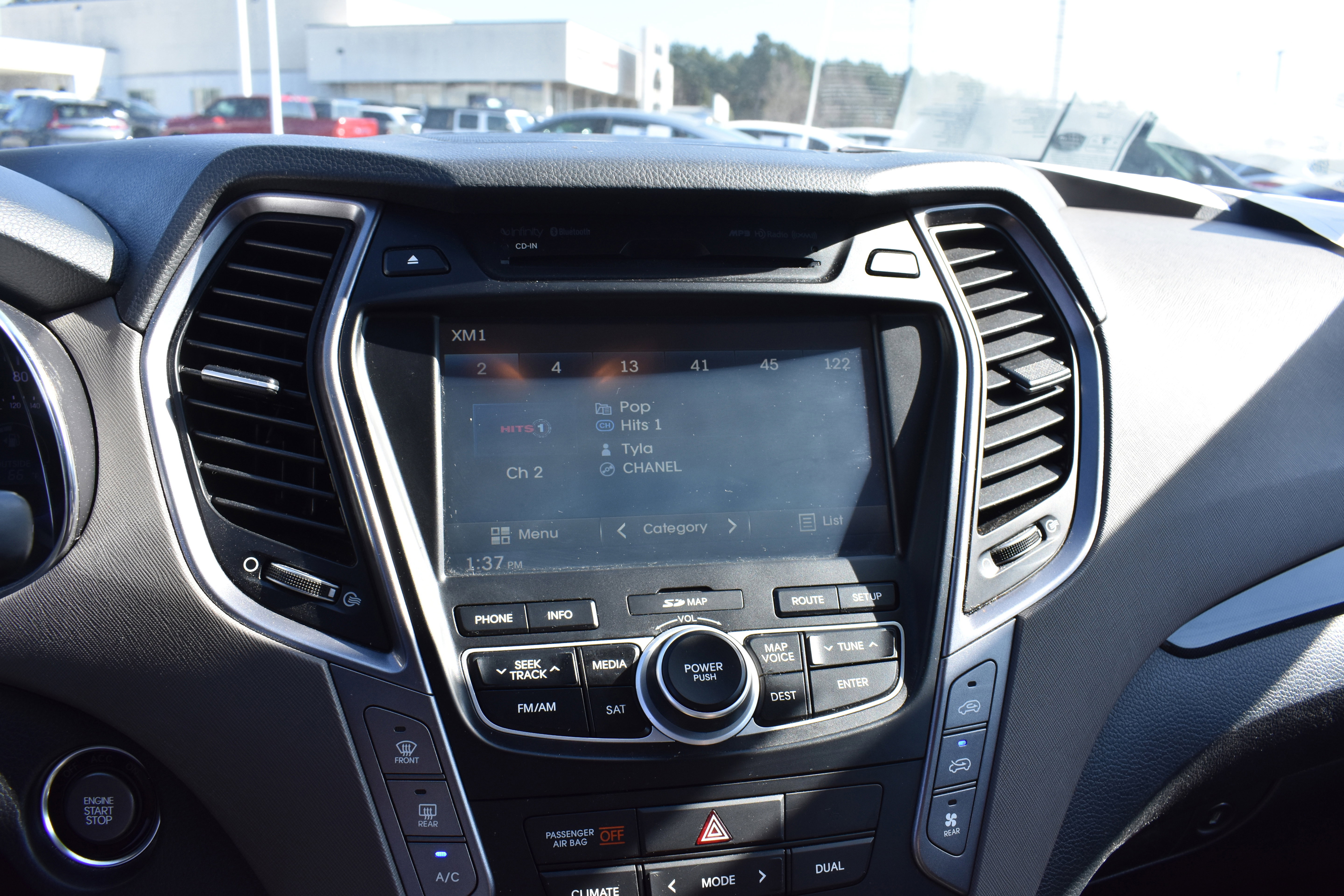 Used 2016 Hyundai Santa Fe Limited w/ Option Group 04 image 19