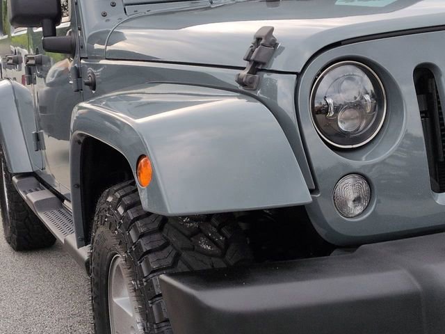 Used 2014 Jeep Wrangler Unlimited Sahara w/ Dual Top Group AWD/4WD image 9