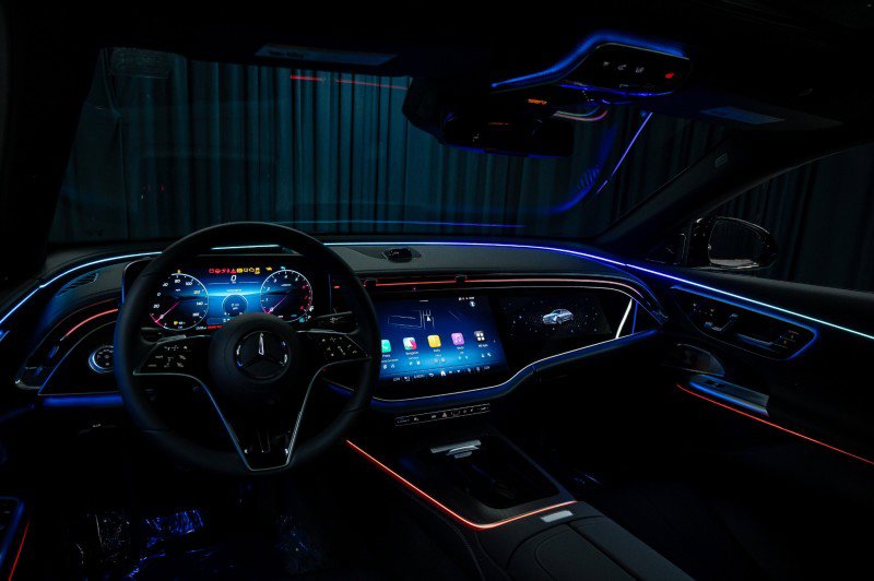 New 2026 Mercedes-Benz E 450 4MATIC Sedan image 13