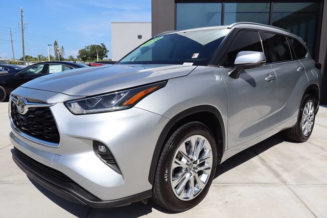 Used 2020 Toyota Highlander Limited FWD image 8