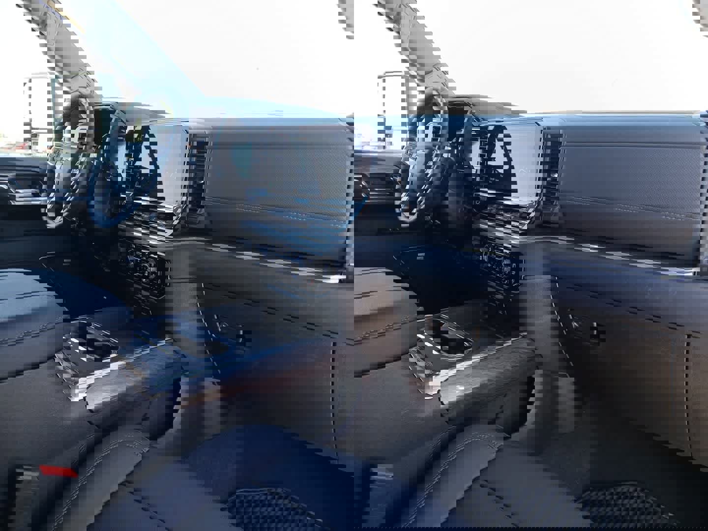 Used 2025 Chevrolet Silverado 3500 LTZ w/ LTZ Plus Package image 42