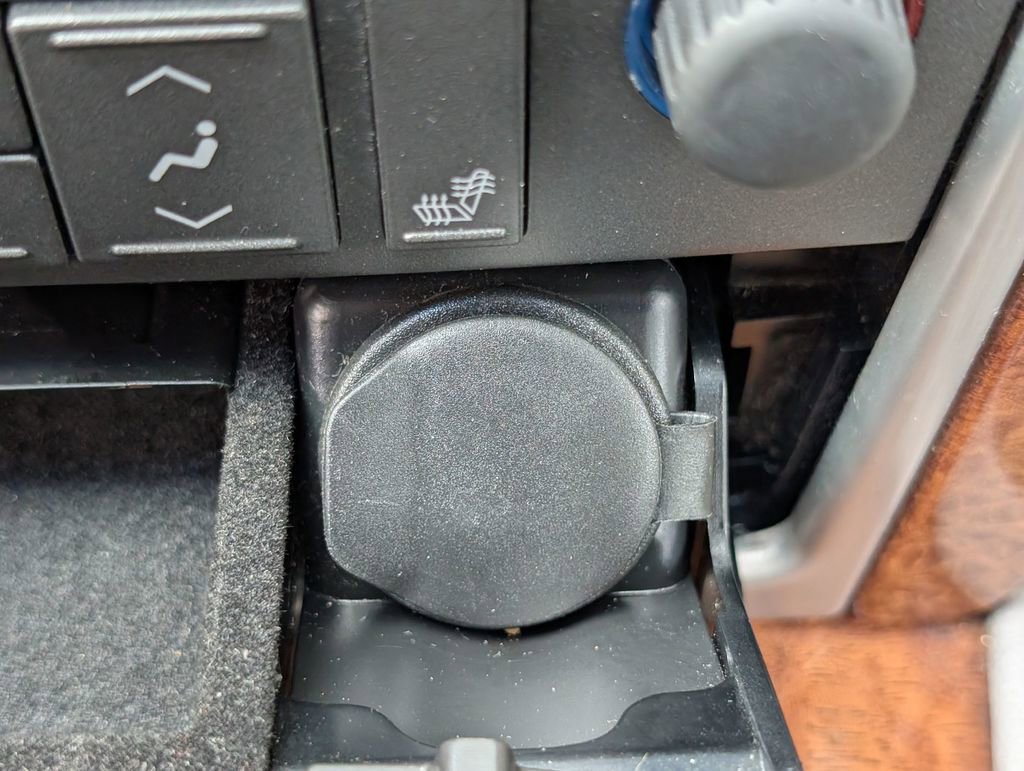 Used 2011 Cadillac STS Luxury image 25