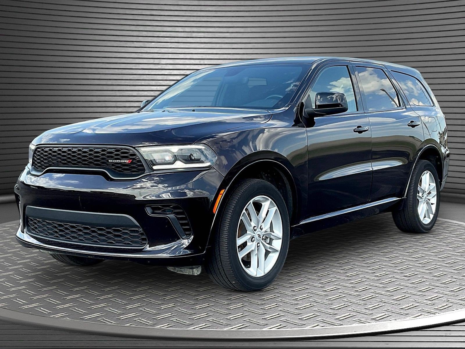 Used 2025 Dodge Durango GT AWD/4WD image 3