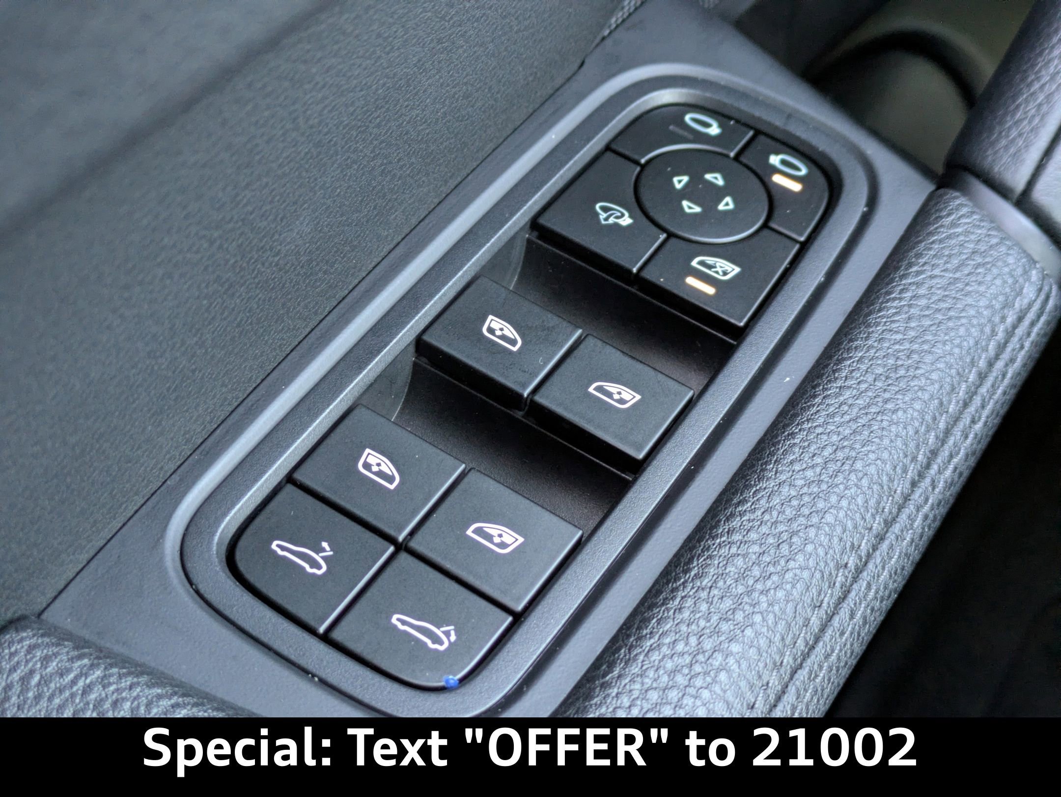 Used 2024 Porsche Cayenne Base image 28