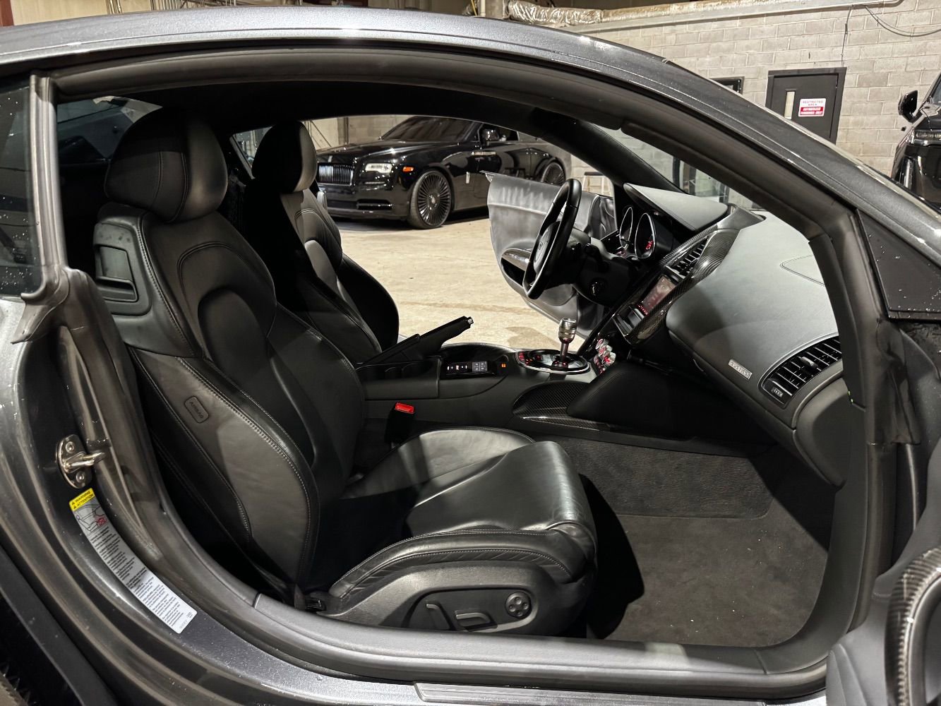 Used 2009 Audi R8 V8 image 21