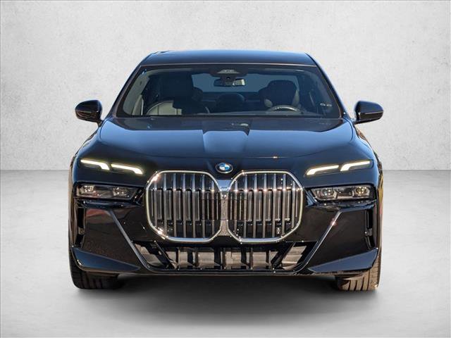 Used 2023 BMW 740i w/ Parking Assistance Package image 2
