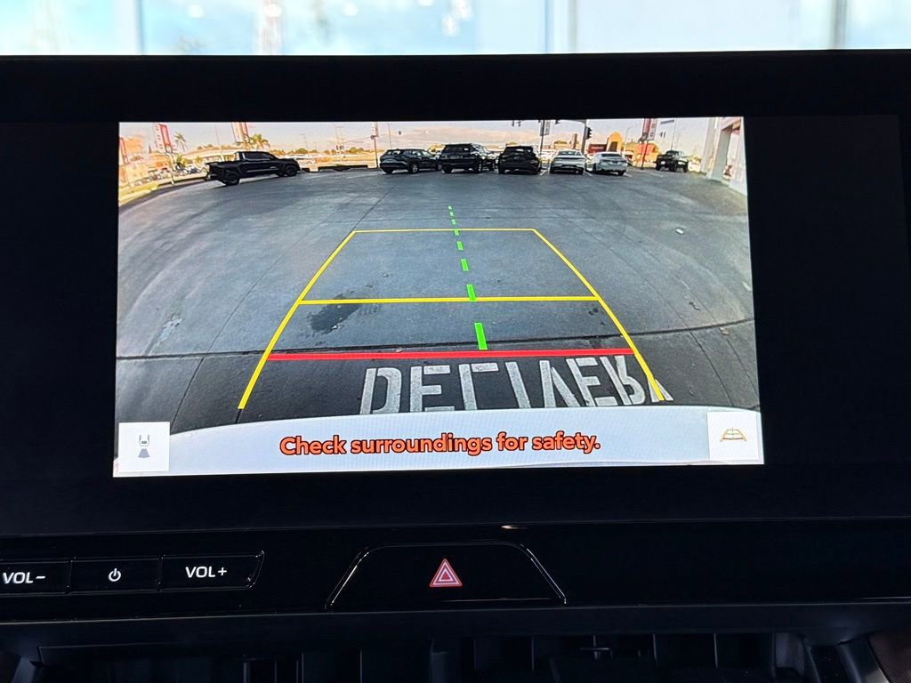 Certified 2023 Toyota Venza XLE image 32