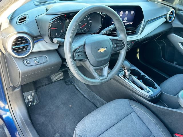 Used 2024 Chevrolet Trax LS w/ LS Convenience Package FWD image 9