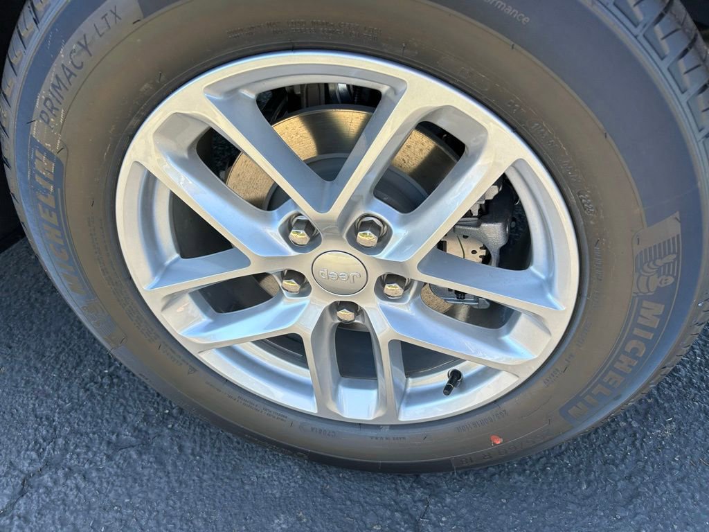 New 2025 Jeep Grand Cherokee Laredo X image 10