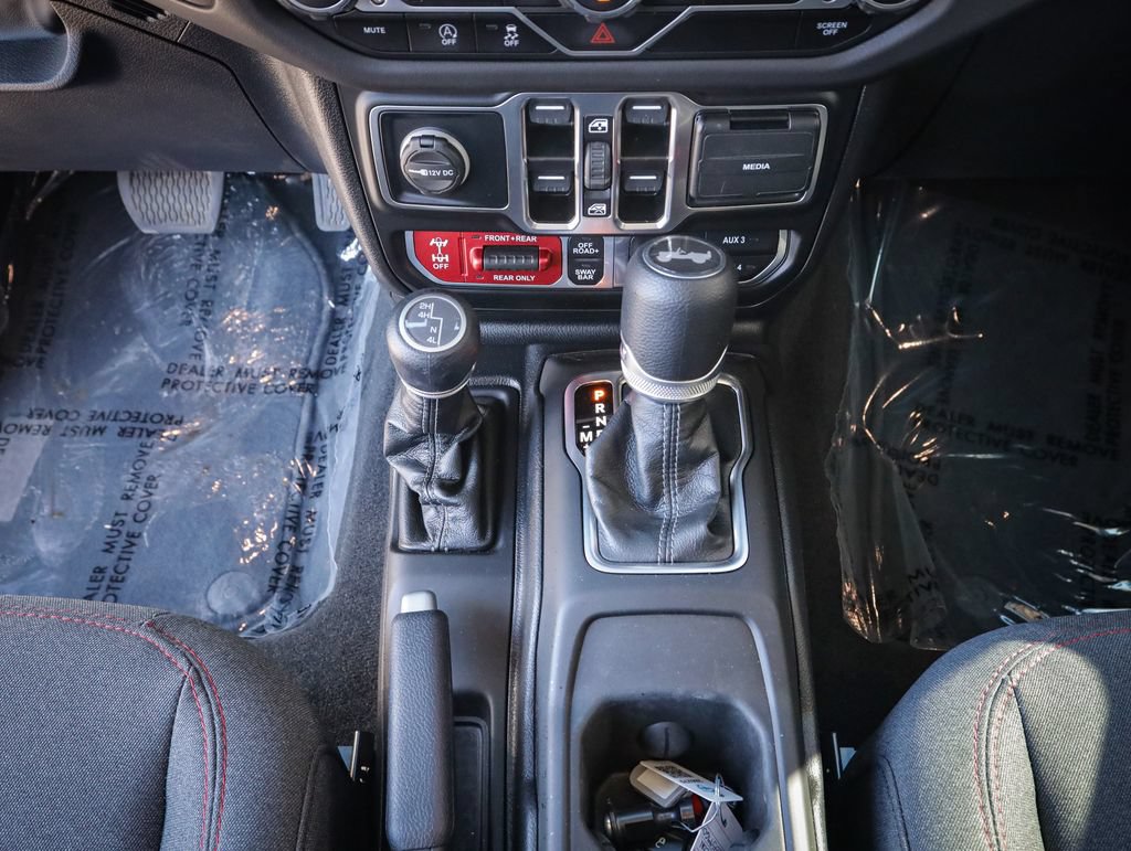 Used 2025 Jeep Wrangler Unlimited Rubicon AWD/4WD image 19