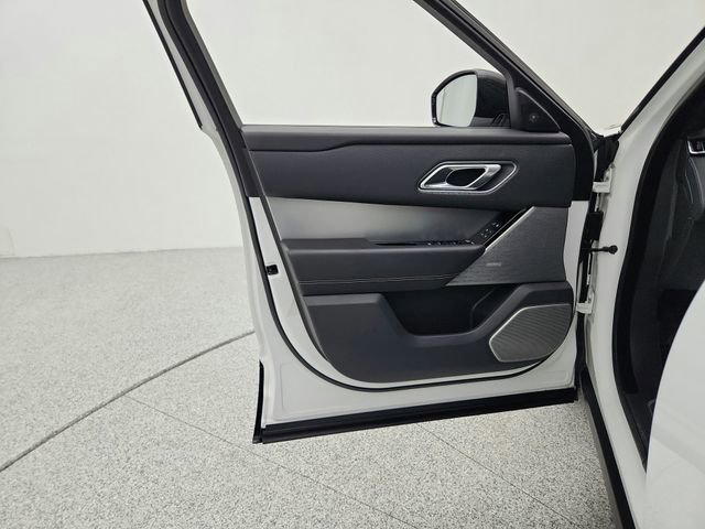 Used 2019 Land Rover Range Rover Velar R-Dynamic SE image 24