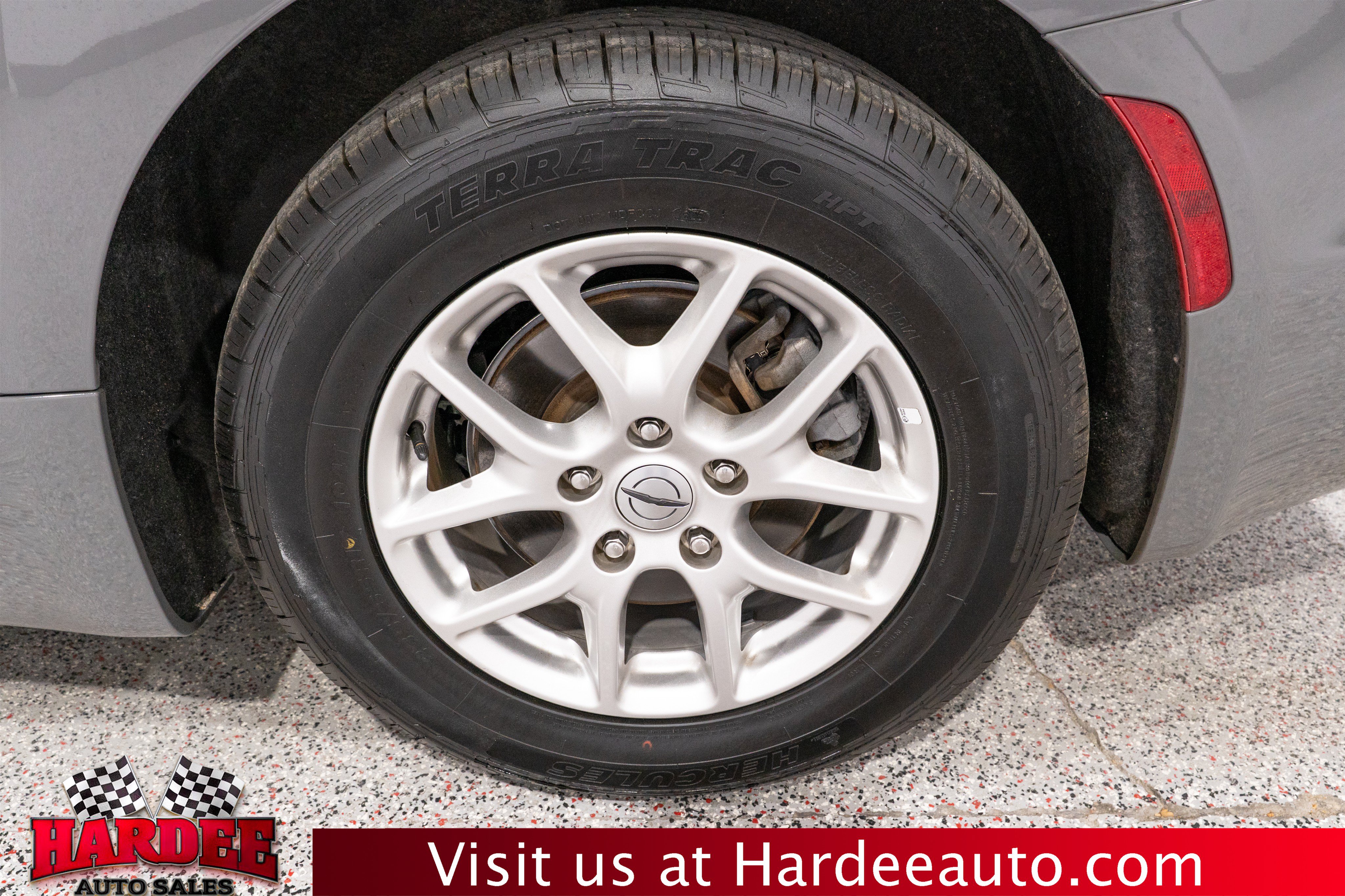 Used 2025 Chrysler Pacifica Select FWD image 10