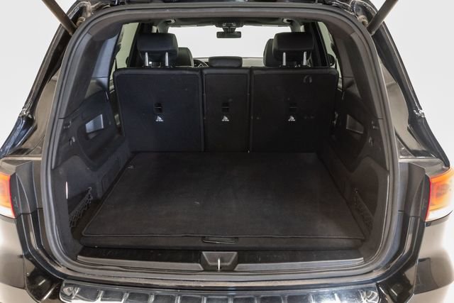 Used 2023 Mercedes-Benz GLB 250 4MATIC w/ Premium Package image 29