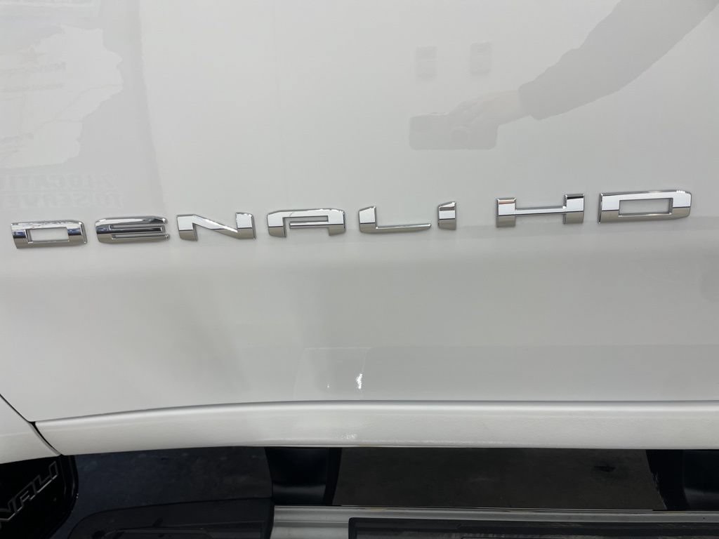 Used 2024 GMC Sierra 3500 Denali AWD/4WD image 25