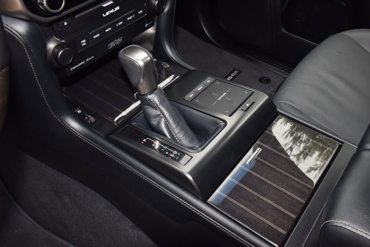 Used 2023 Lexus GX 460 Premium w/ Accessory Package AWD/4WD image 32