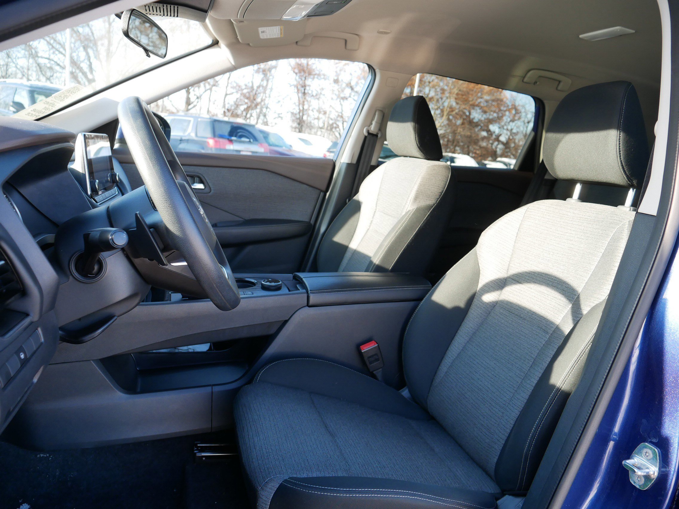 Certified 2022 Nissan Rogue SV image 34