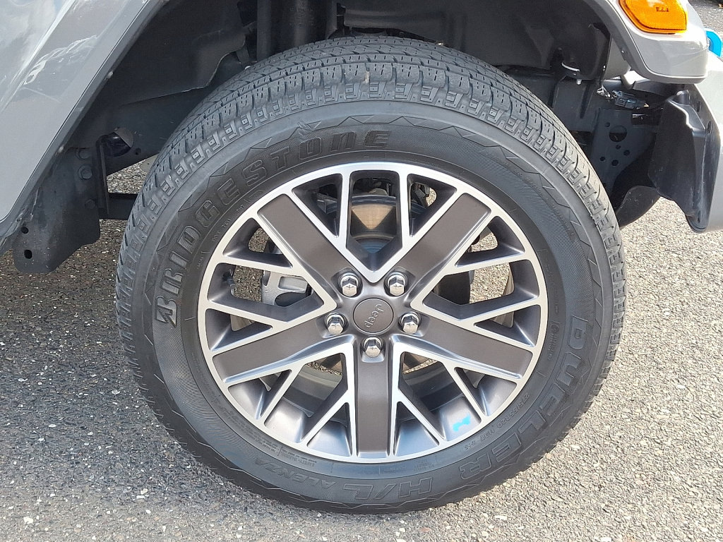 Used 2023 Jeep Wrangler Unlimited Sahara image 9